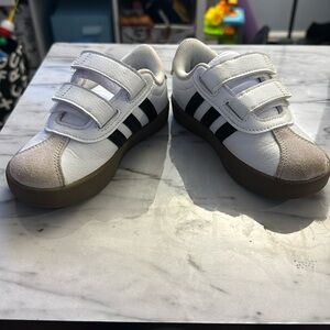 EUC.   Adidas VL COURT 3.0 SHOES KIDS toddler size 8